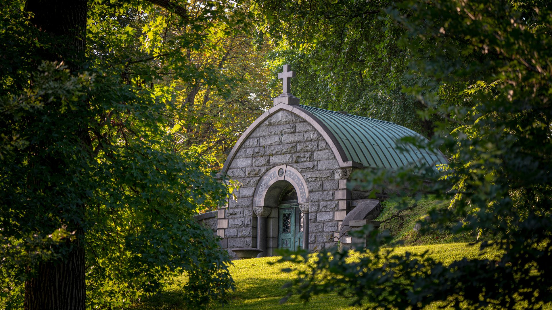 Bellefontaine Cemetery and Arboretum features more than 500 trees among the burial sites.