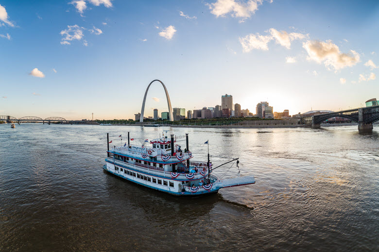 The Riverboats at the Gateway Arch cruise along the Mighty Mississippi.
