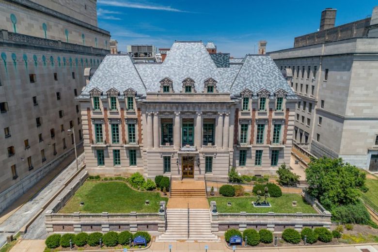Things to Do in St. Louis_Saint Louis University Museum of Art