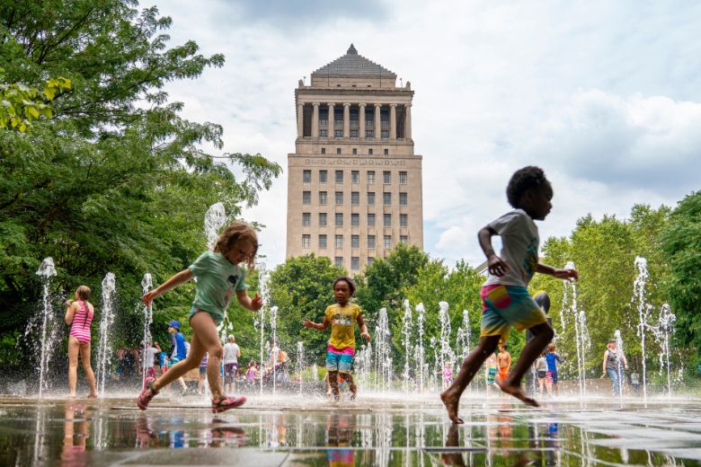 Things to Do in St. Louis with Kids_Citygarden