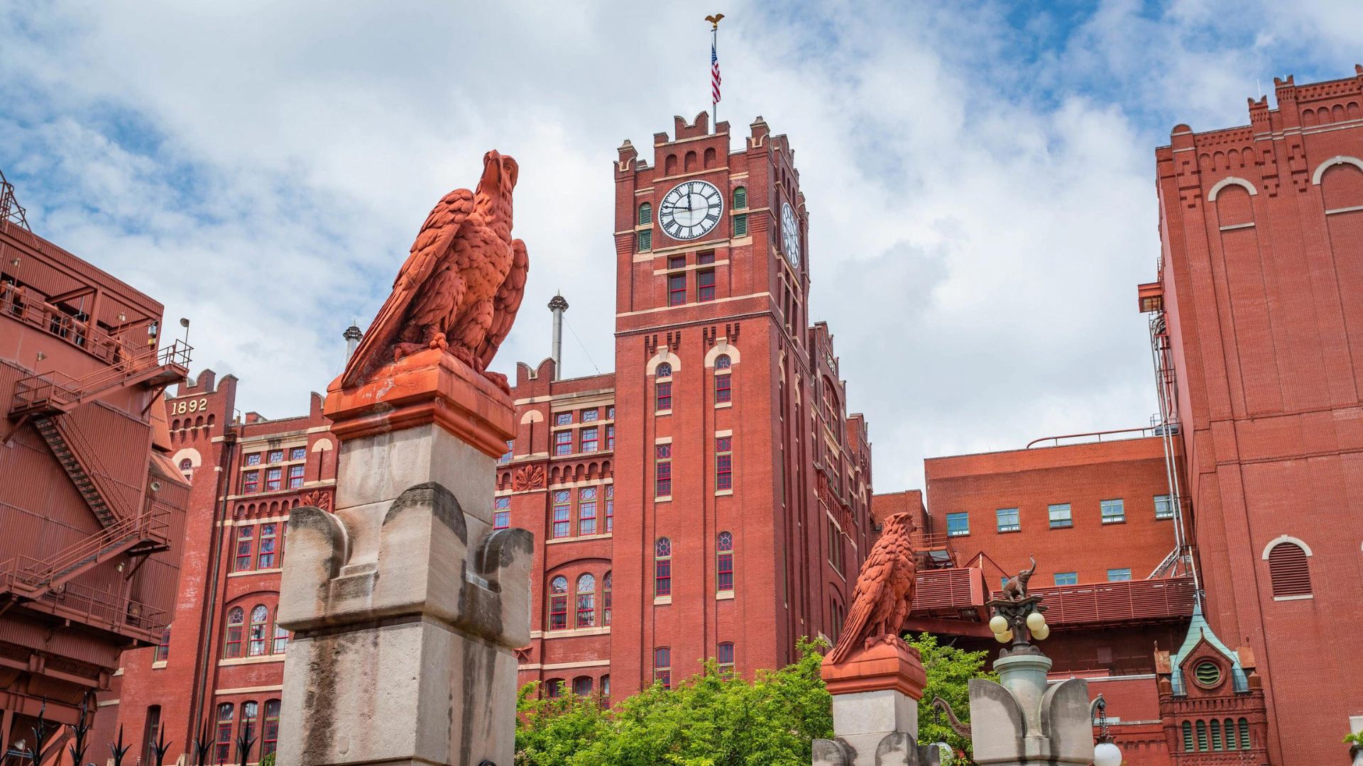 The Anheuser-Busch brewery in St. Louis exemplifies German Romanesque architecture.