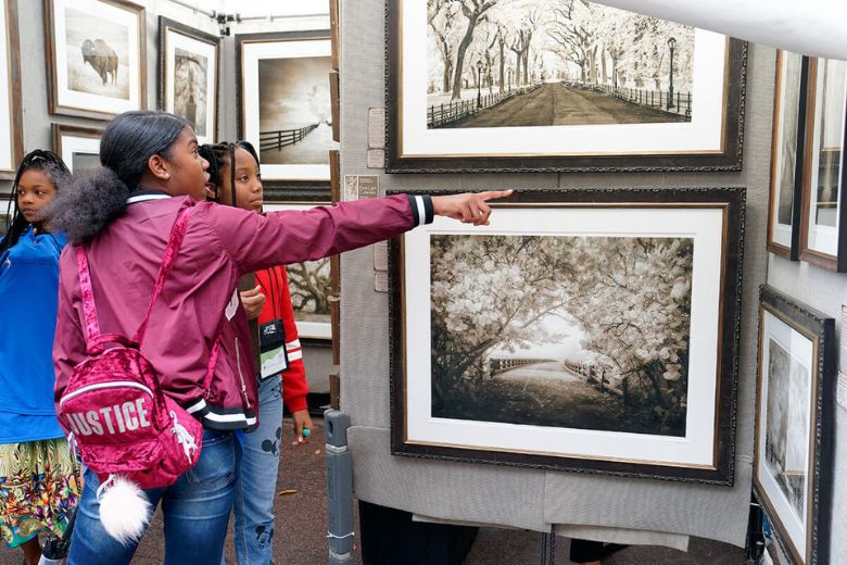 The Saint Louis Art Fair attracts a variety of high-quality artists and enthusiastic art-lovers to Clayton.