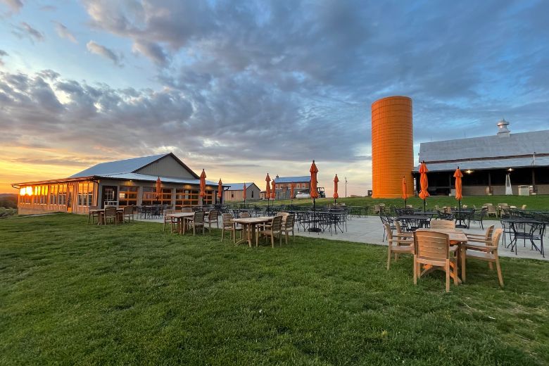 Balducci Vineyards offers outdoor seating and gorgeous sunsets.