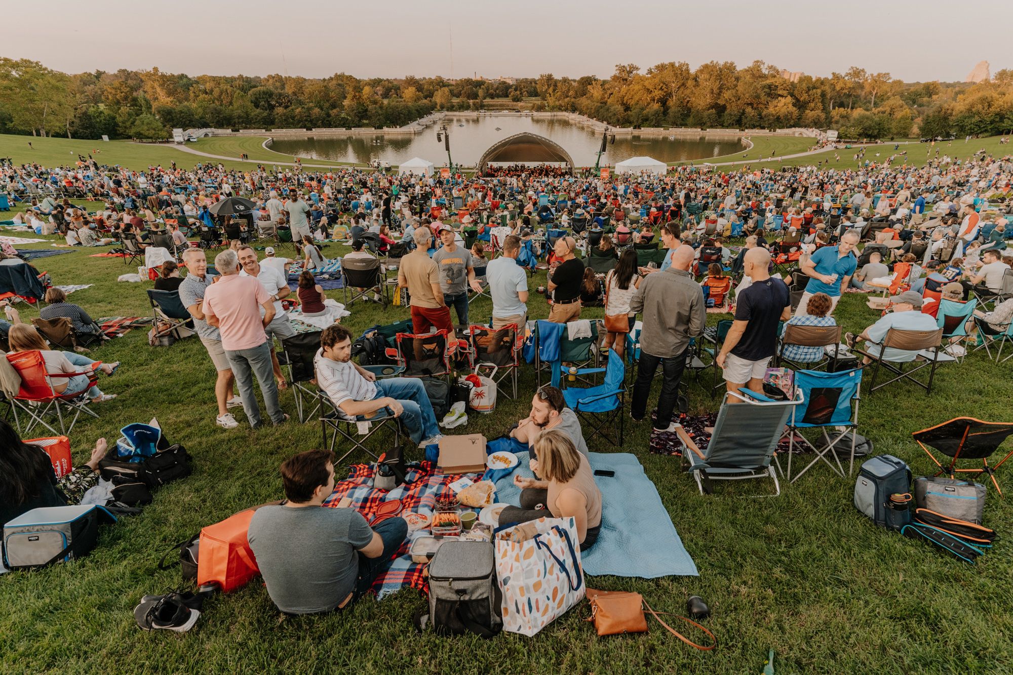 The St. Louis Symphony Orchestra performs an annual concert in Forest Park.