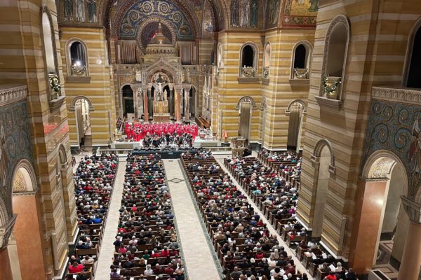 Christmas in the Cathedral Basilica of St. Louis with the St. Louis Archdiocesan Choir & Orchestra.