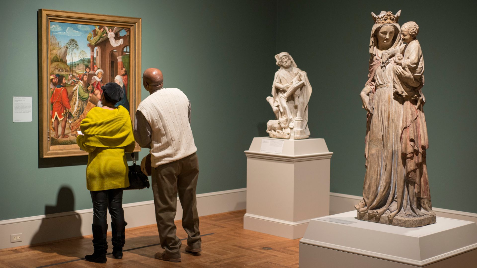 A couple experiences arts and culture at the Saint Louis Art Museum.
