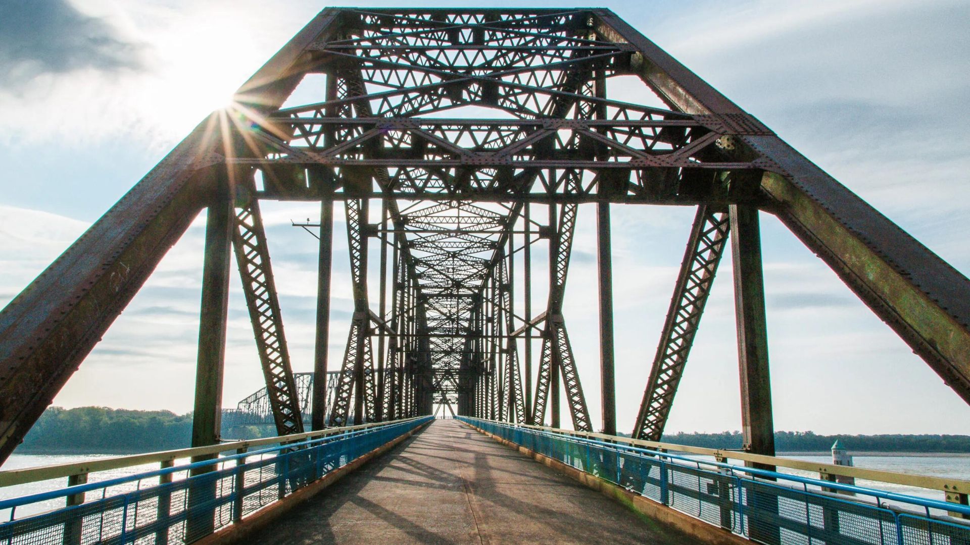 The Old Chain of Rocks Bridge was the original Mississippi River crossing on Route 66.