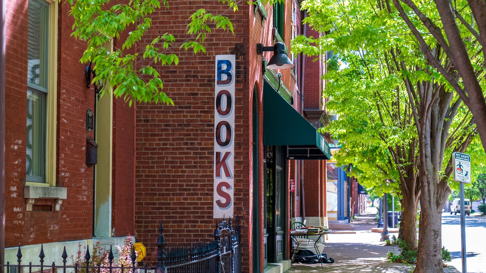 Hammonds Books is located on Cherokee Antique Row.