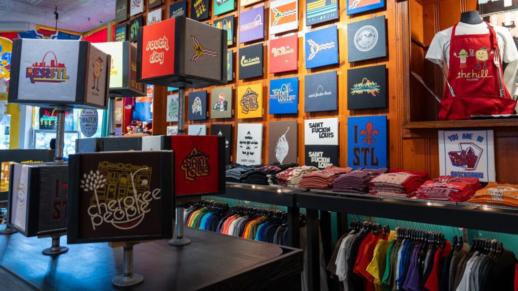 STL-Style sells St. Louis-themed apparel, accessories and other gifts and souvenirs.