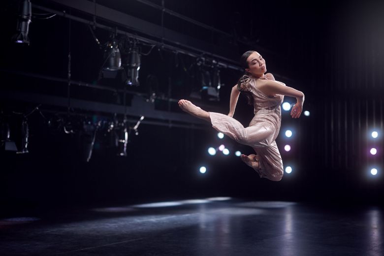 A woman dances in the winter concert of Saint Louis Dance Theatre.