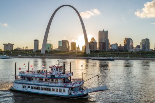 The Riverboats at the Gateway Arch offer cruises along the Mississippi River.