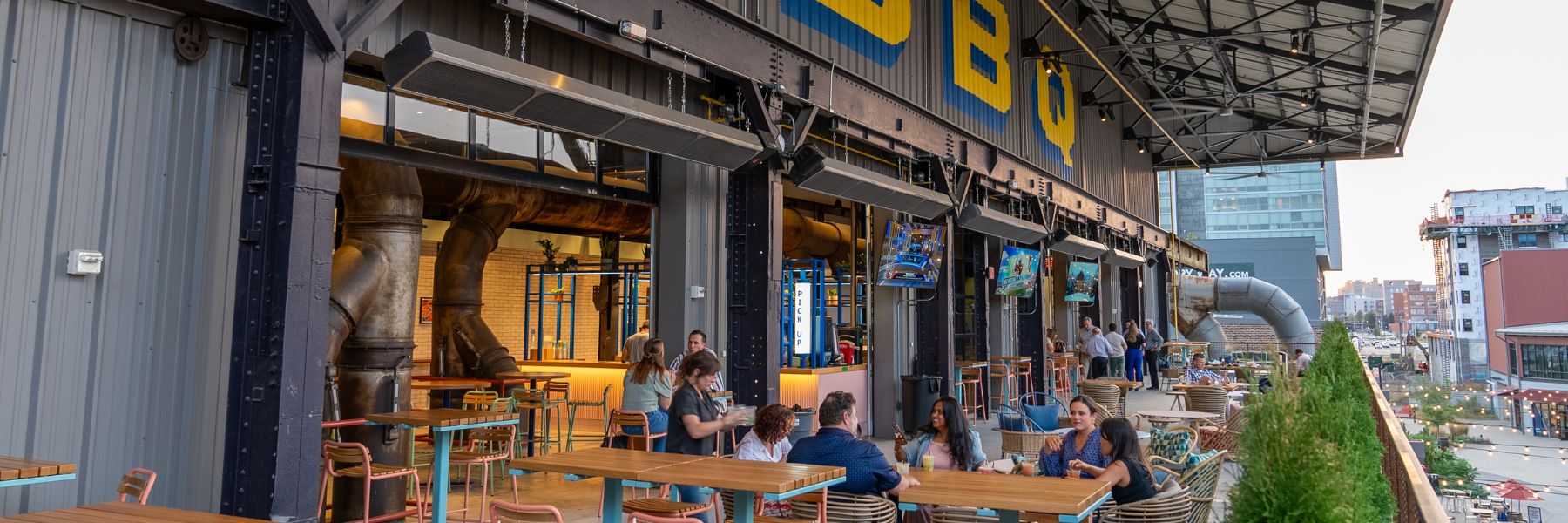 Expat BBQ has an amazing patio that overlooks the center of City Foundry STL.