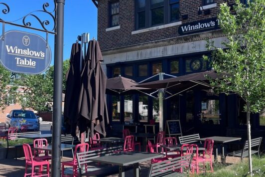 Winslow’s Table exterior and outdoor patio seating.