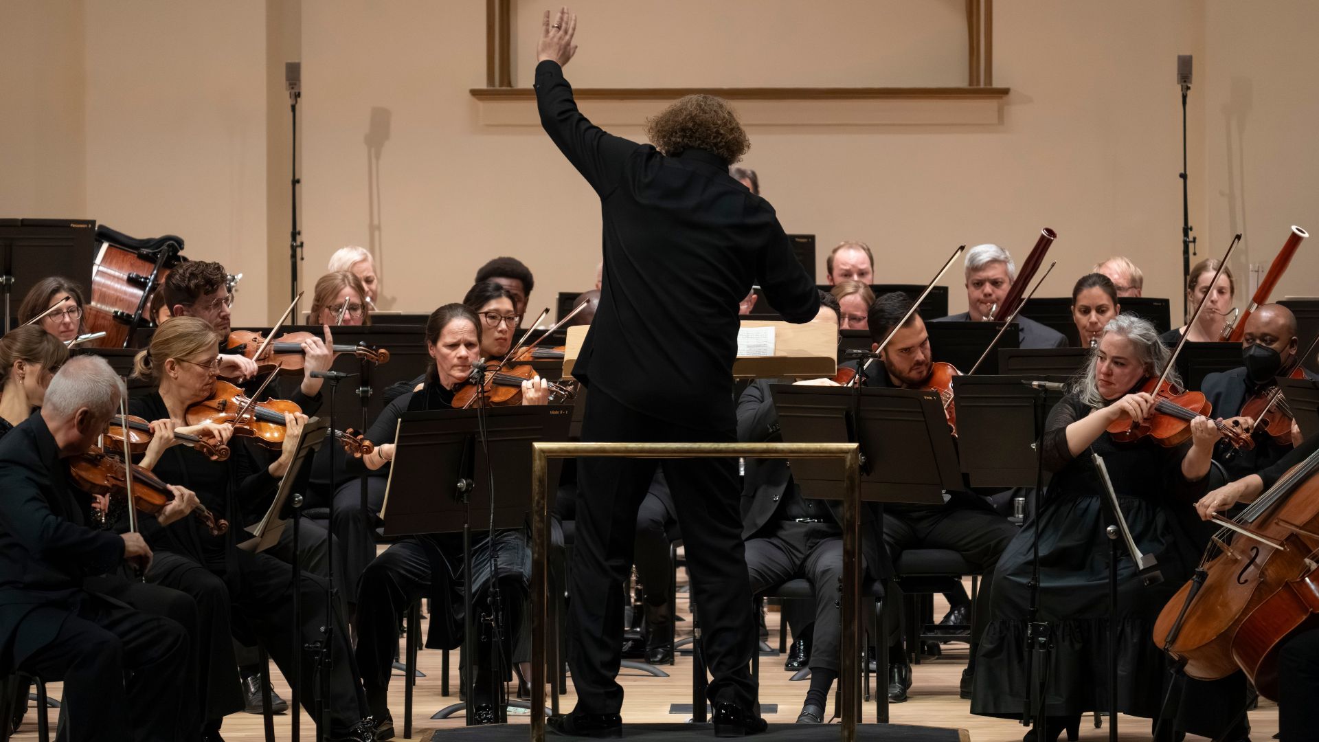Stéphane Denève conducts the St Louis Symphony Orchestra at Powell Hall.