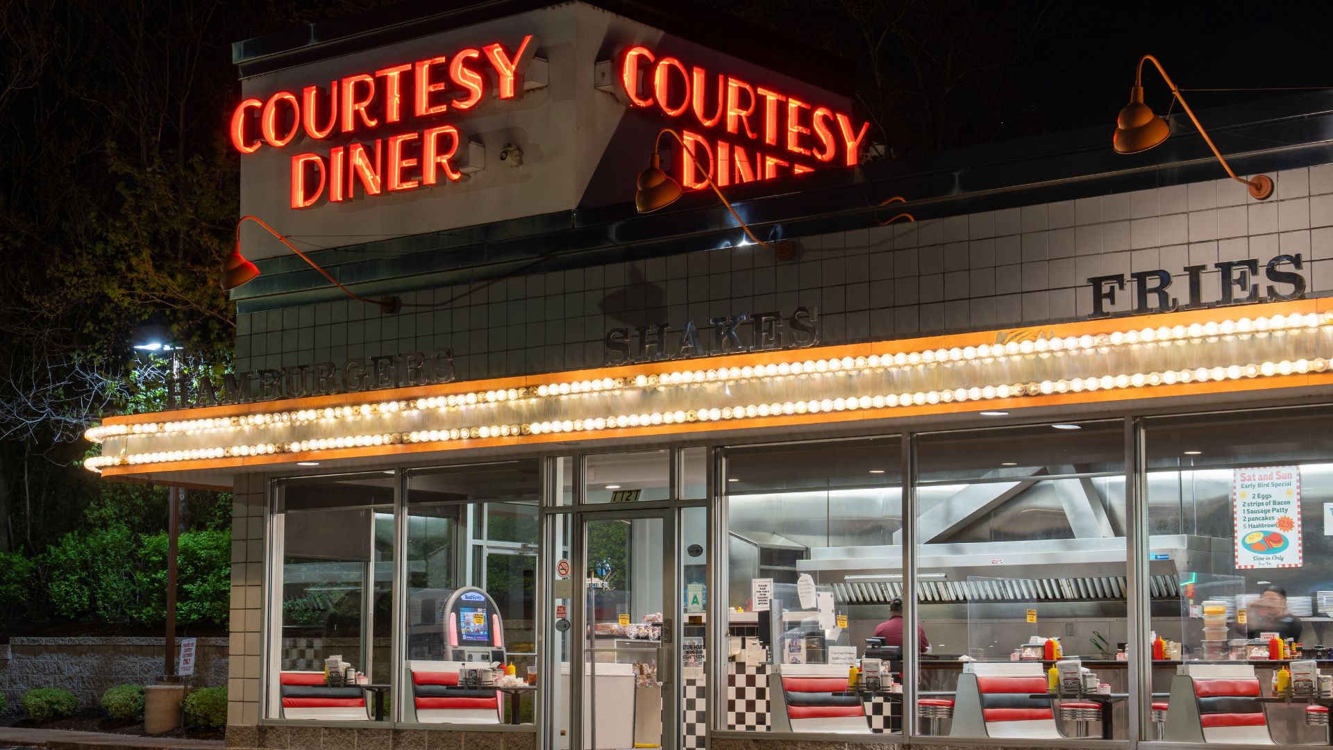 Courtesy Diner glows along Route 66 in St Louis.