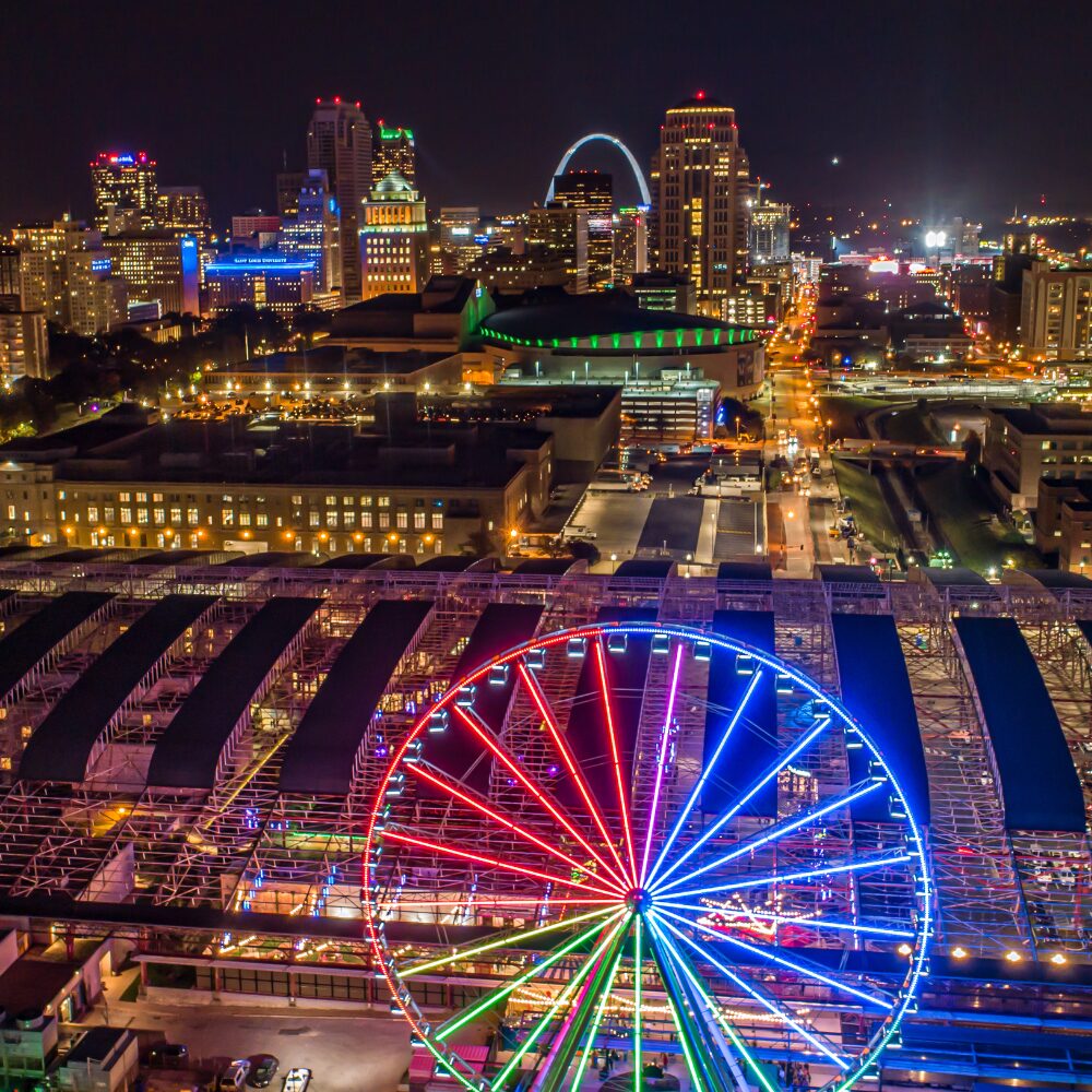 Union Station Ferris Wheel with St. Louis Arch in background