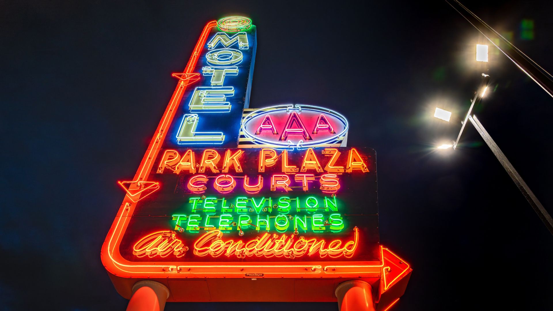 The original Park Plaza Courts neon sign can still be found along Route 66 in St Louis.