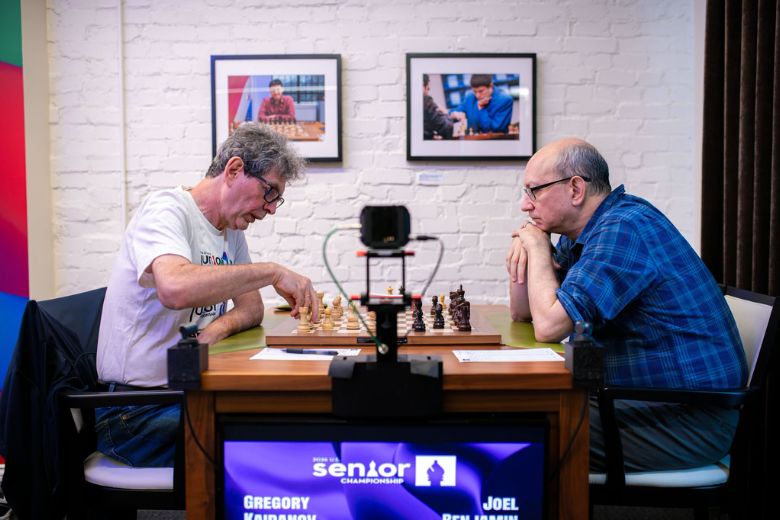 Adult Beginners Class at the Saint Louis Chess Club.