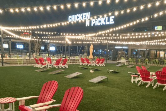 Chicken N Pickle – St. Charles