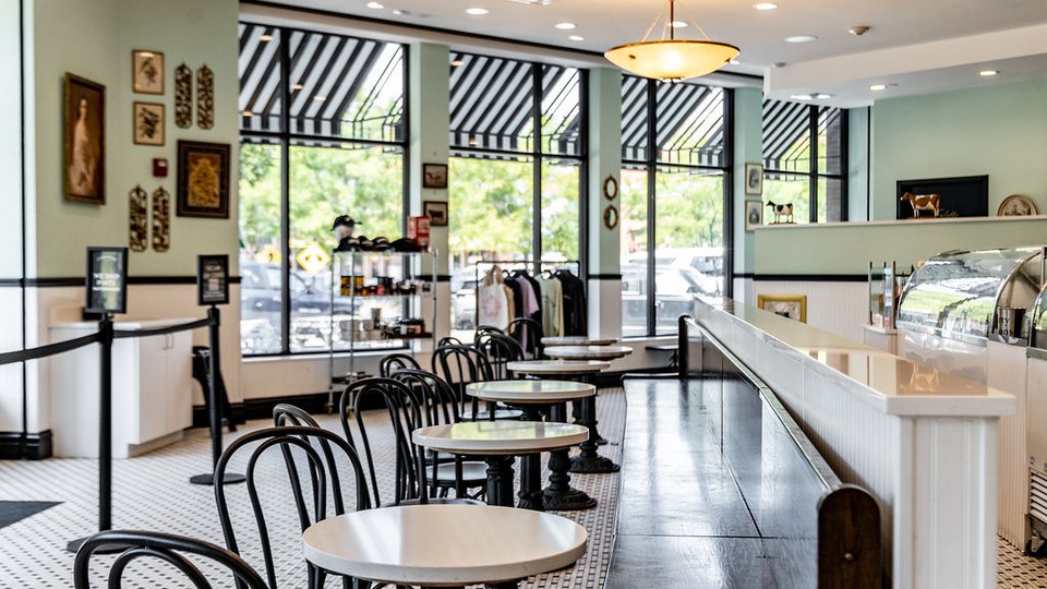 Clementine’s Lake Saint Louis interior with café tables, counter seating and large windows